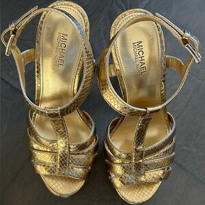 Michael kors high heel platforms. Gold. Size 5